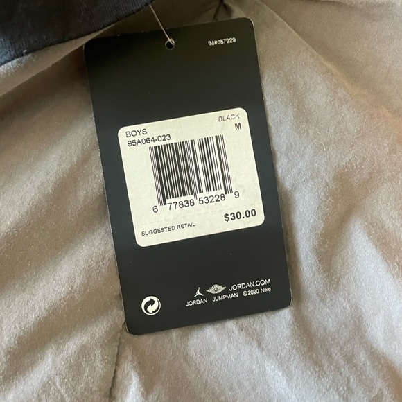 NWT Boy’s Air Jordan by Nike Tee Size: M - Picture 4 of 4